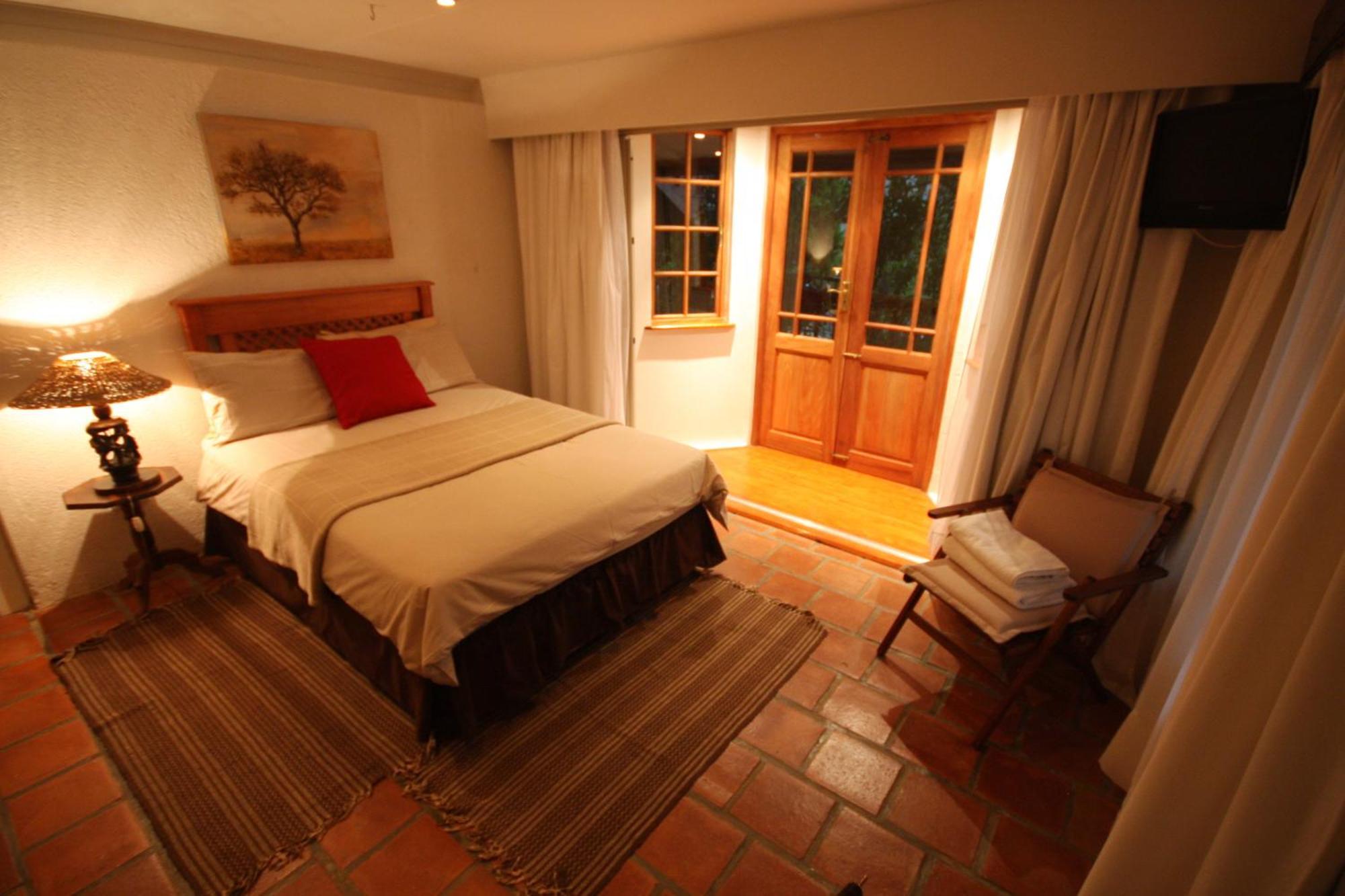 Acra-Retreat Mountain View Lodge Waterval Boven Exterior photo